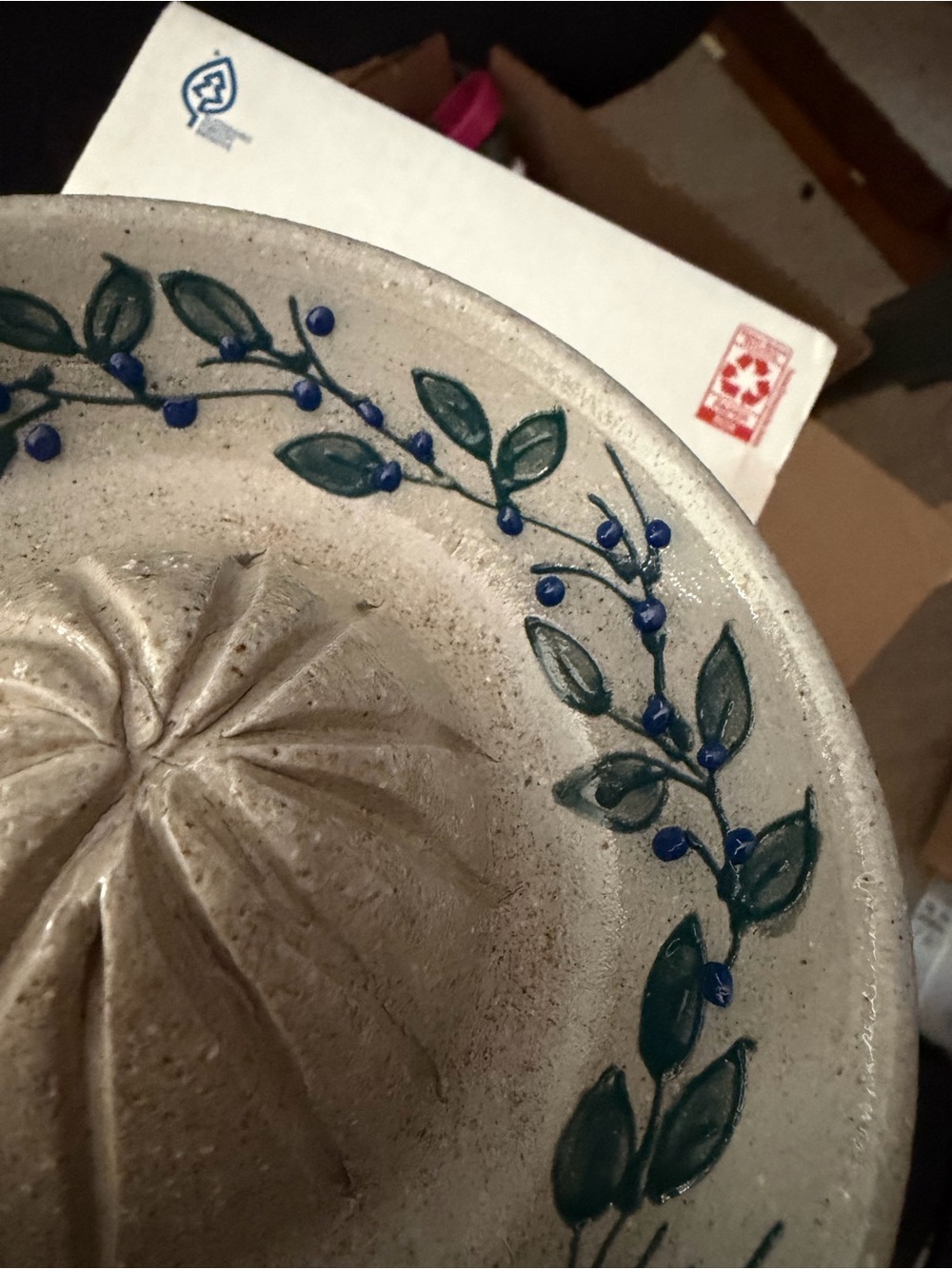 Salmon Falls Stoneware Juicer - Blue / Green Vine - Picture 7 of 12